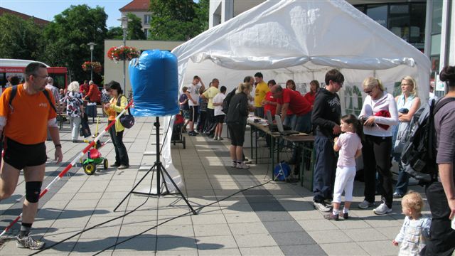 ../Images/BenefizlaufMerseburg2011 (88).jpg